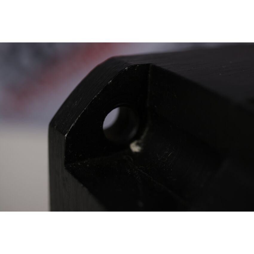 HY 200 - 4270 - 710 A 8