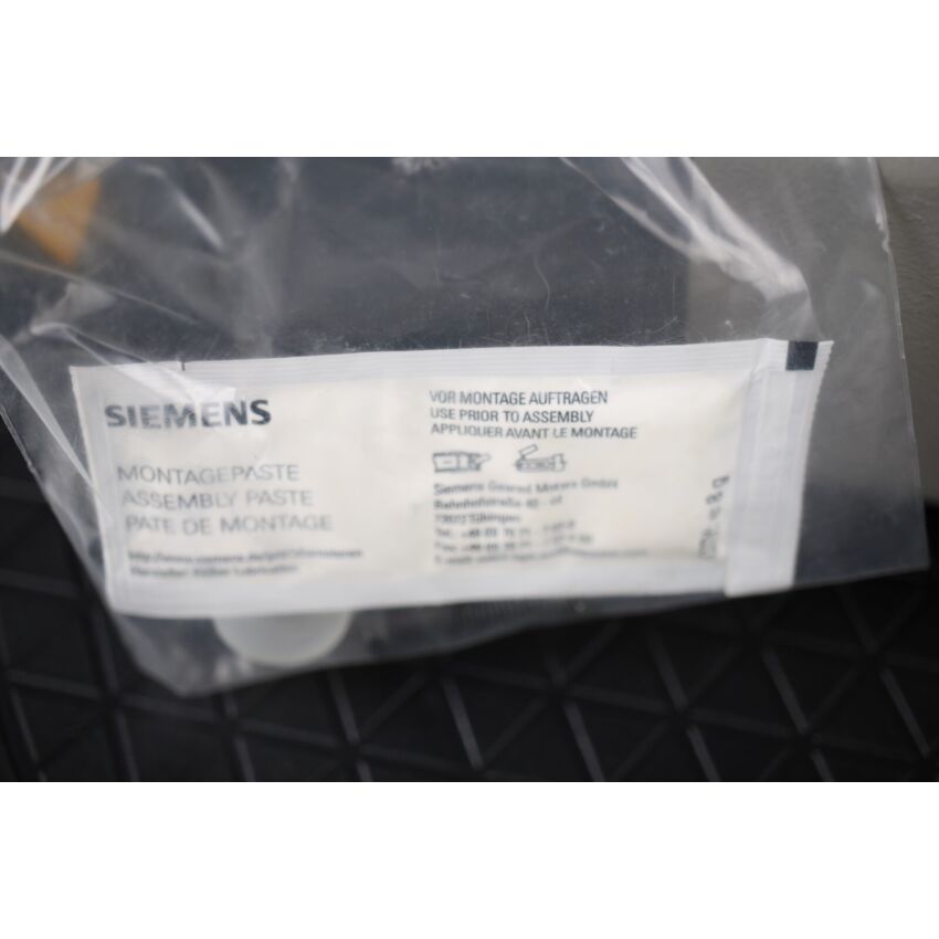 1FK7032-5AK71-1UH3 + FDU1304/2145387-001