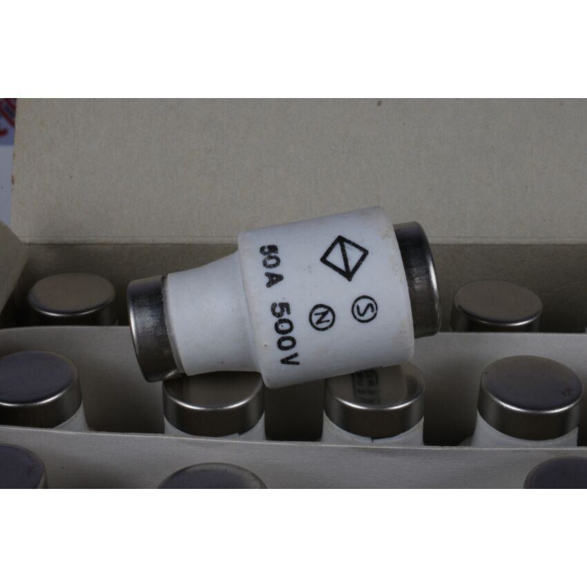 D-III 50 AMP 500 VOLT (25 pieces)