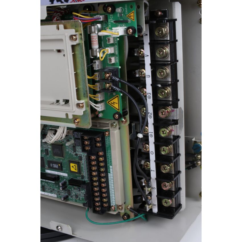 616G5 CIMR-G5C4030 40300F (400V 30KW)